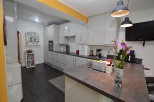 Kitchen/Diner- click for photo gallery
